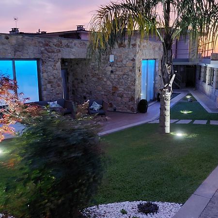 Deluxe Villa Home, Peace & Spa ヴィラ・ド・コンデ エクステリア 写真