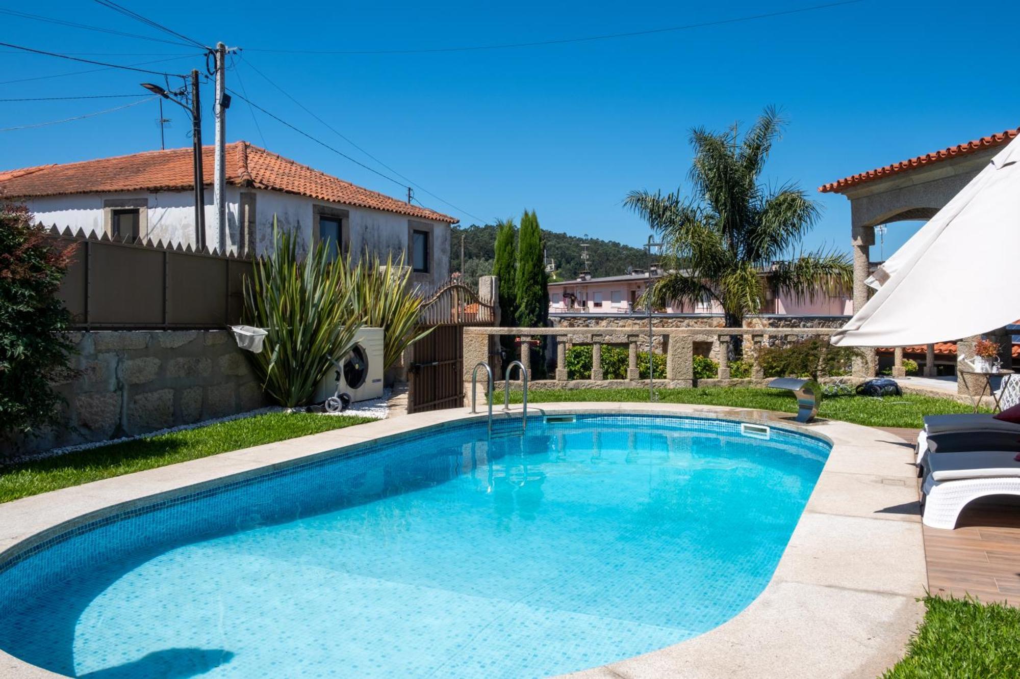 Deluxe Villa Home, Peace & Spa ヴィラ・ド・コンデ エクステリア 写真
