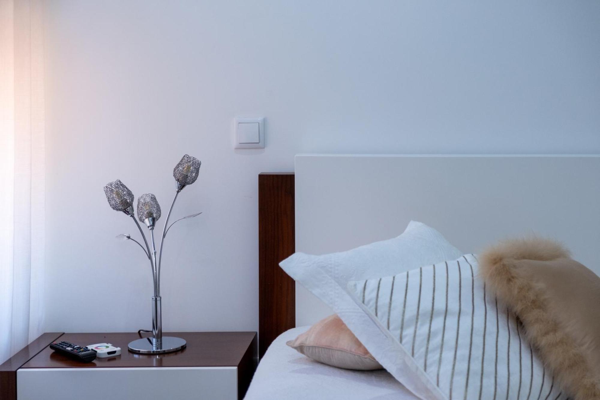 Deluxe Villa Home, Peace & Spa ヴィラ・ド・コンデ エクステリア 写真