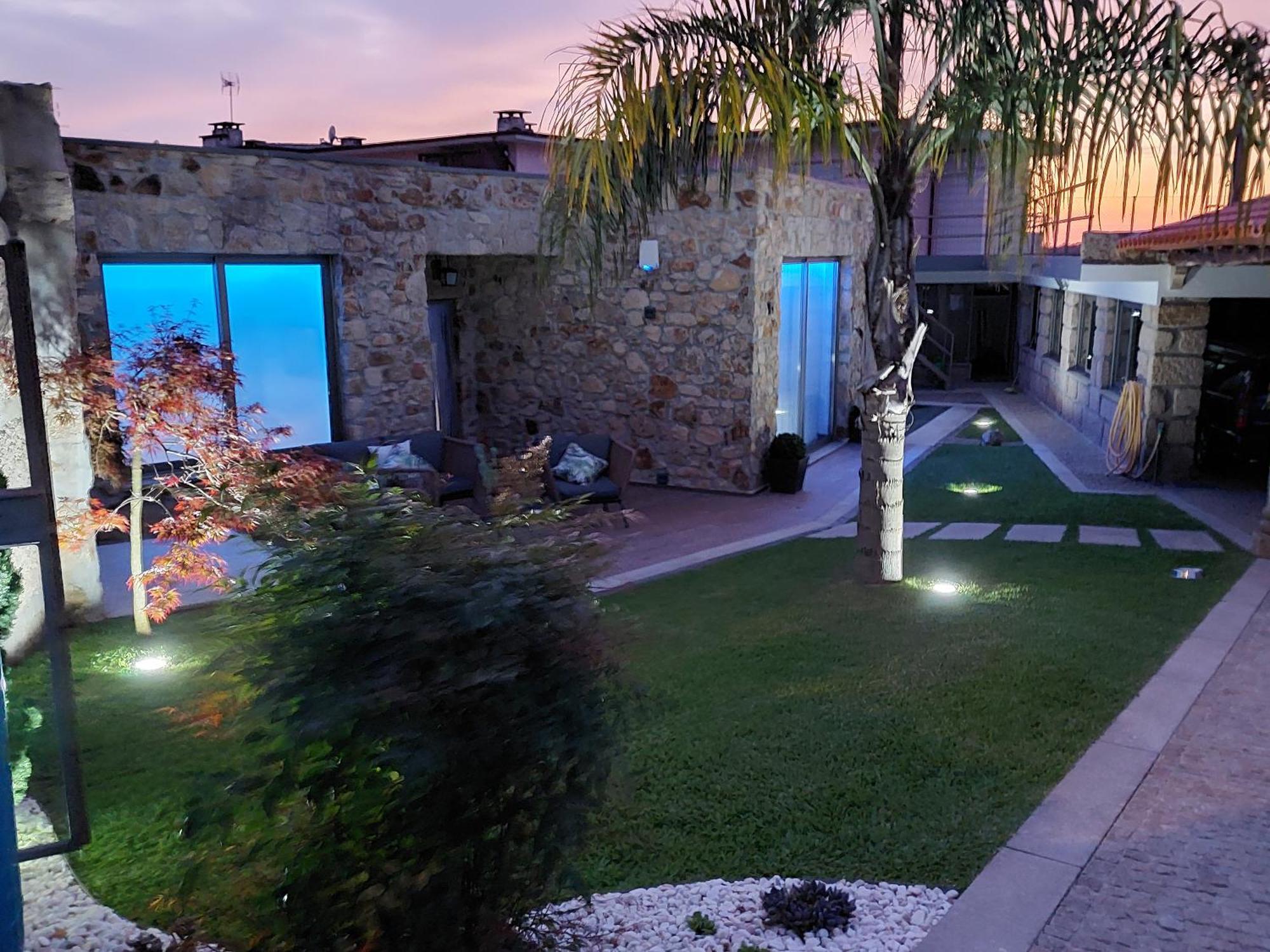 Deluxe Villa Home, Peace & Spa ヴィラ・ド・コンデ エクステリア 写真